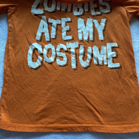 🌟5/$15 City Streets-Unisex Kids Halloween T-Shirt: Zombies Ate my Costume:SzS/8 - Picture 4 of 4
